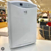 Máy lọc không khí Daikin Vầng Trăng MCK70R